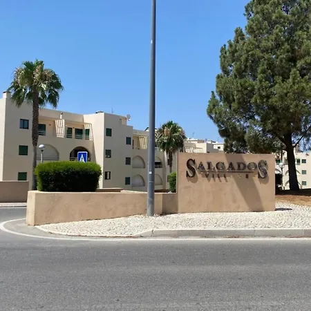 Salgados Village, Santos Daire *